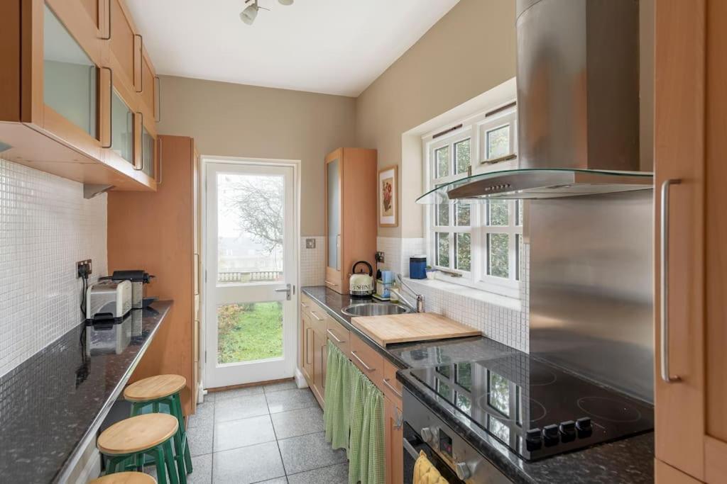 Stylish Central Apartment With Parking - Garden And Workspace Bath Zewnętrze zdjęcie