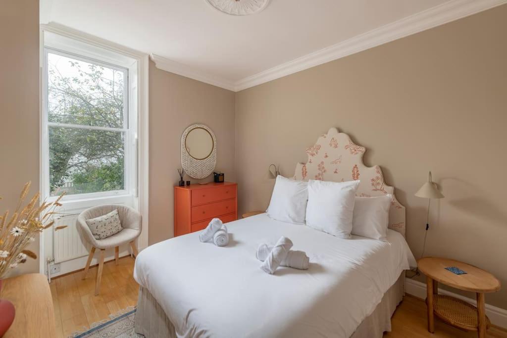 Stylish Central Apartment With Parking - Garden And Workspace Bath Zewnętrze zdjęcie